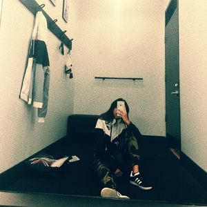 Meet your Posher, Gurlin